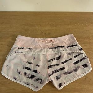 Lululemon stretchy waistband shorts